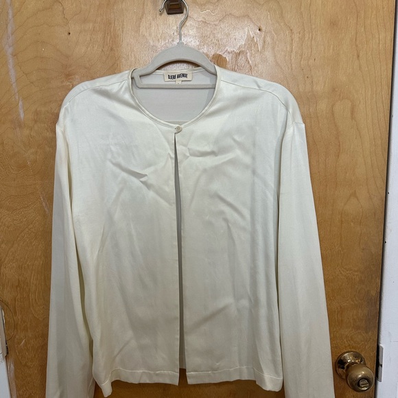 DJERF AVENUE- Dream Cardigan in Cloud - Picture 3 of 5